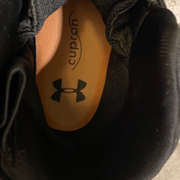 Very Gently Used Men’s Under Armour Valsetz Boots - Picture 8 of 10